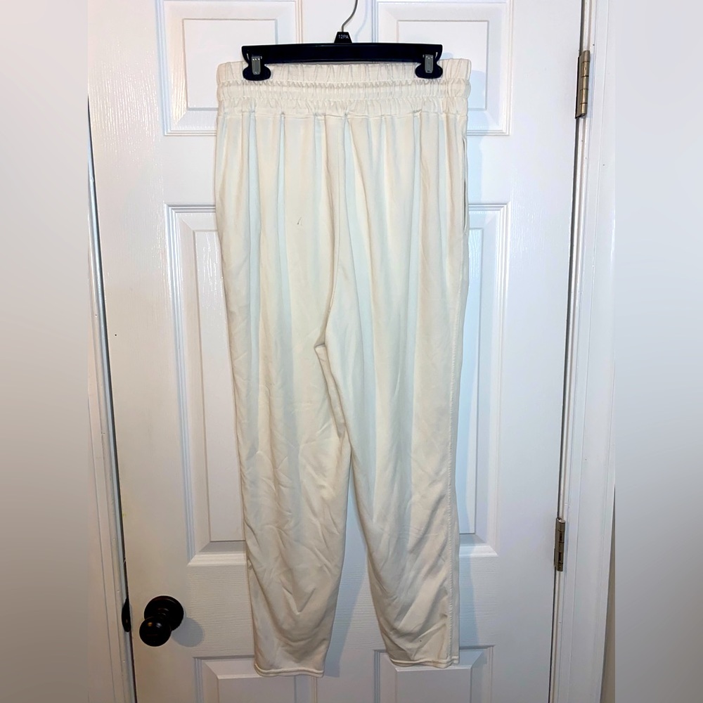 Fabletics Soft White Drawstring Sweatpants. Size M - image 2